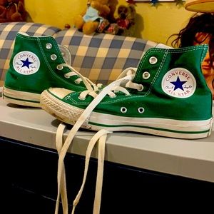 Green Converse Size 7